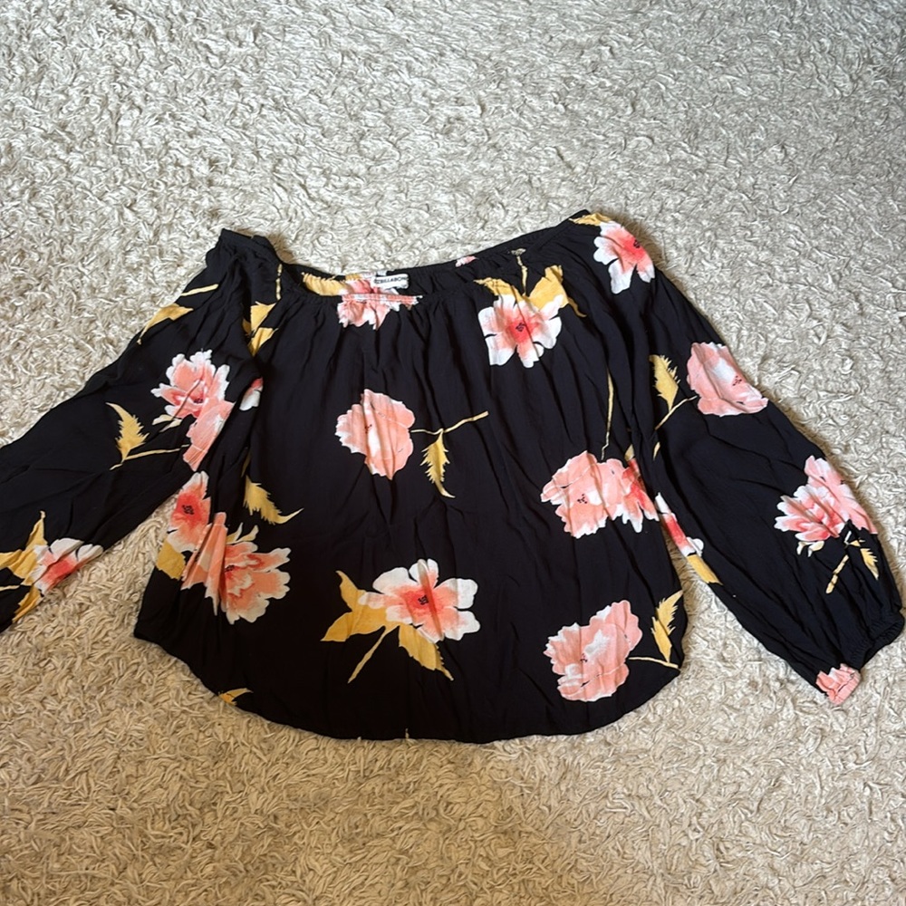 Billabong off the shoulder floral blouse